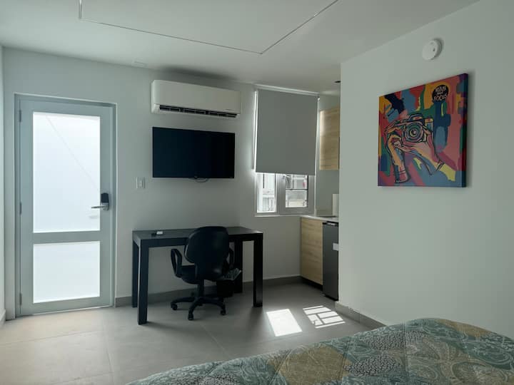 Beach House Apt 7 • Studio w/ Kitchenette • Beach - Airbnb