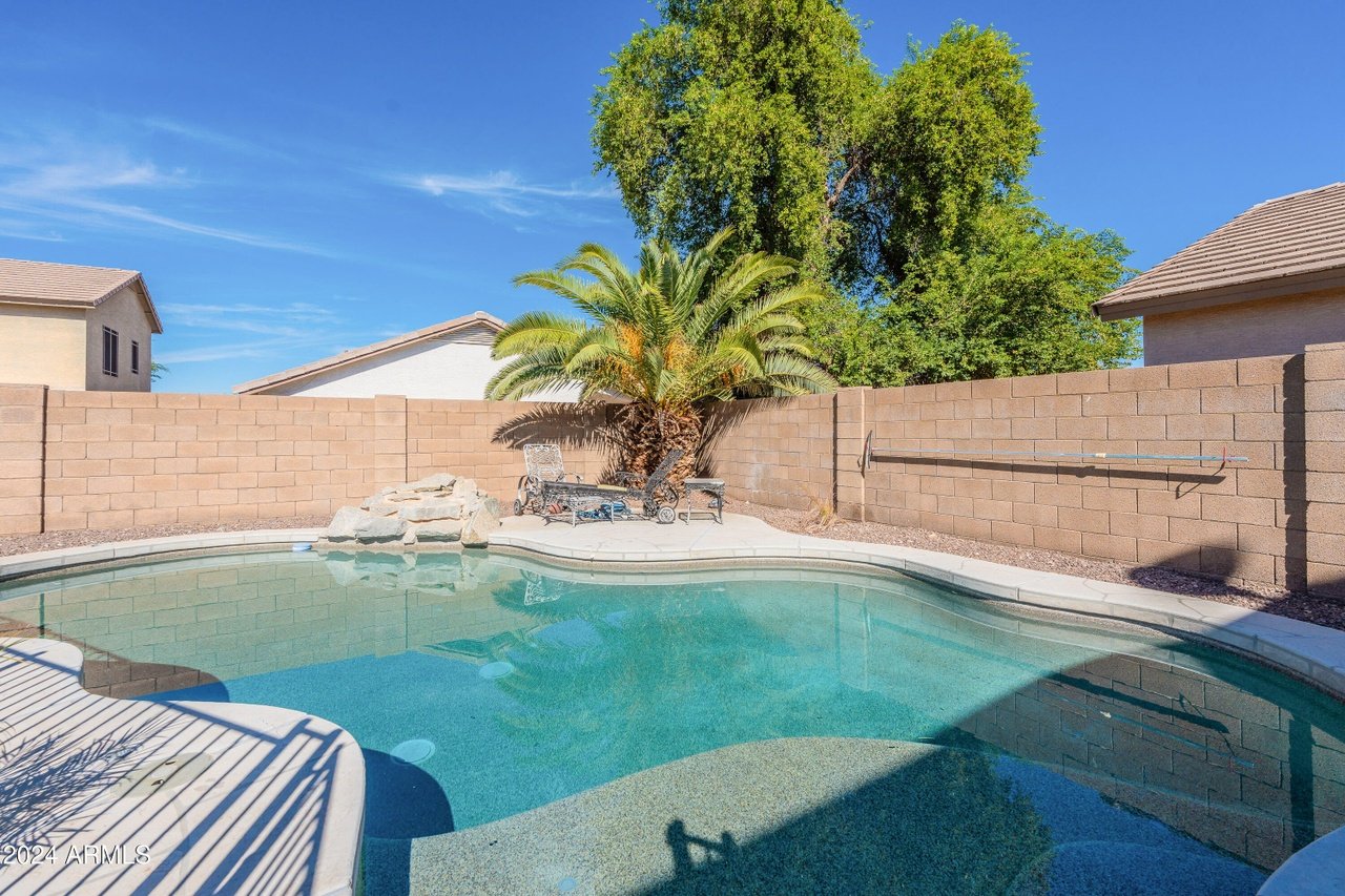 2222 E Arabian Dr