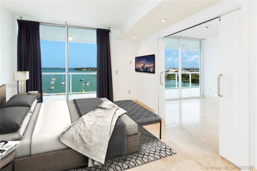 Grand Chrysta Dwyer-Hammon Sells Grand Venetian Stunner!