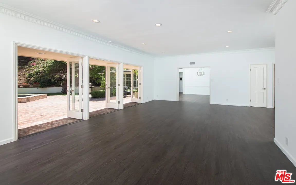 1142 San Ysidro Dr