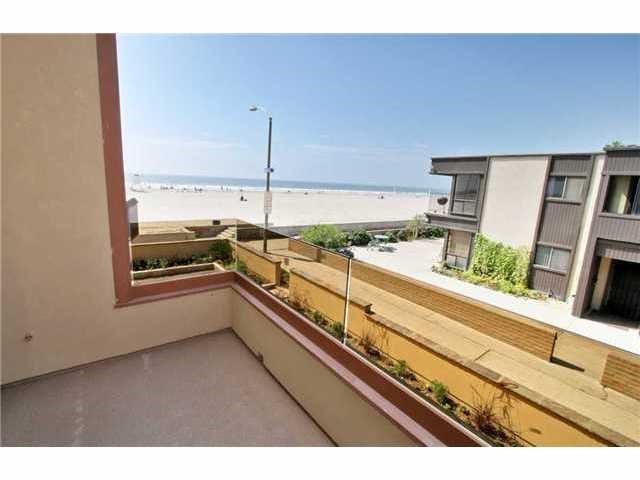 2743 Ocean Front Walk #2