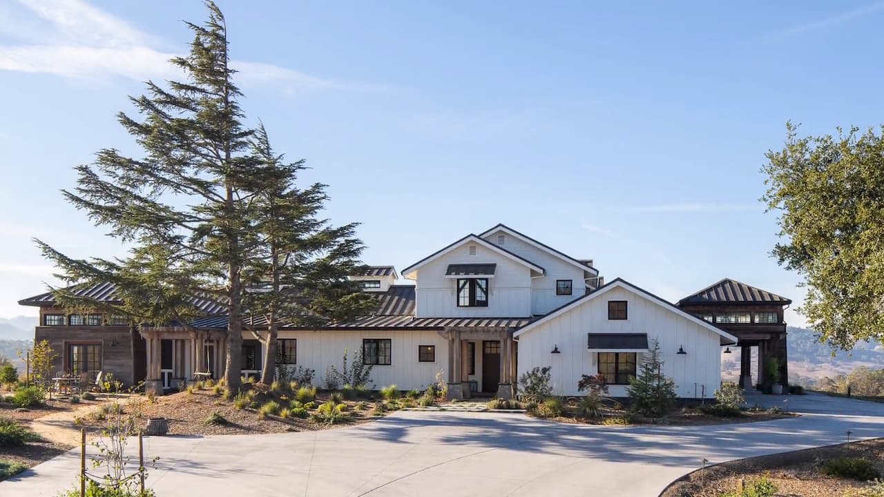 Hilltop West Modern Farmhouse + Estate