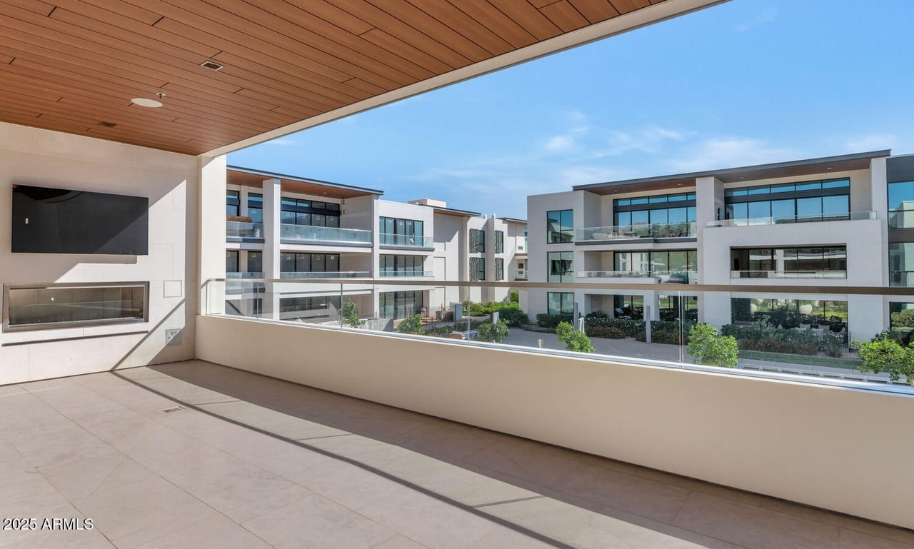 6587 N Palmeraie Blvd, #2007