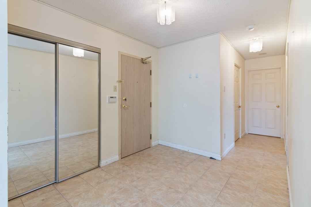 40 Harding Blvd #604