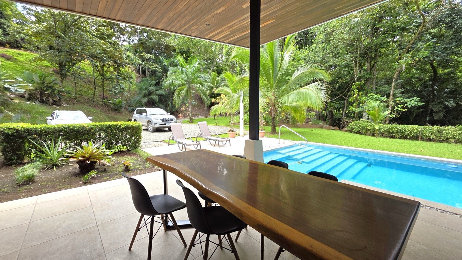 Refreshing Riverfront Retreat in Ojochal
