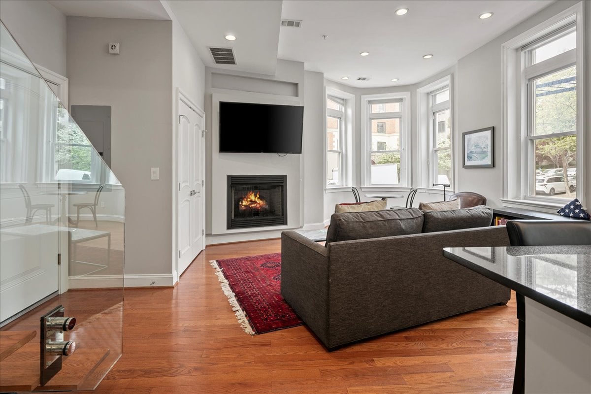 2019 19th St NW #2