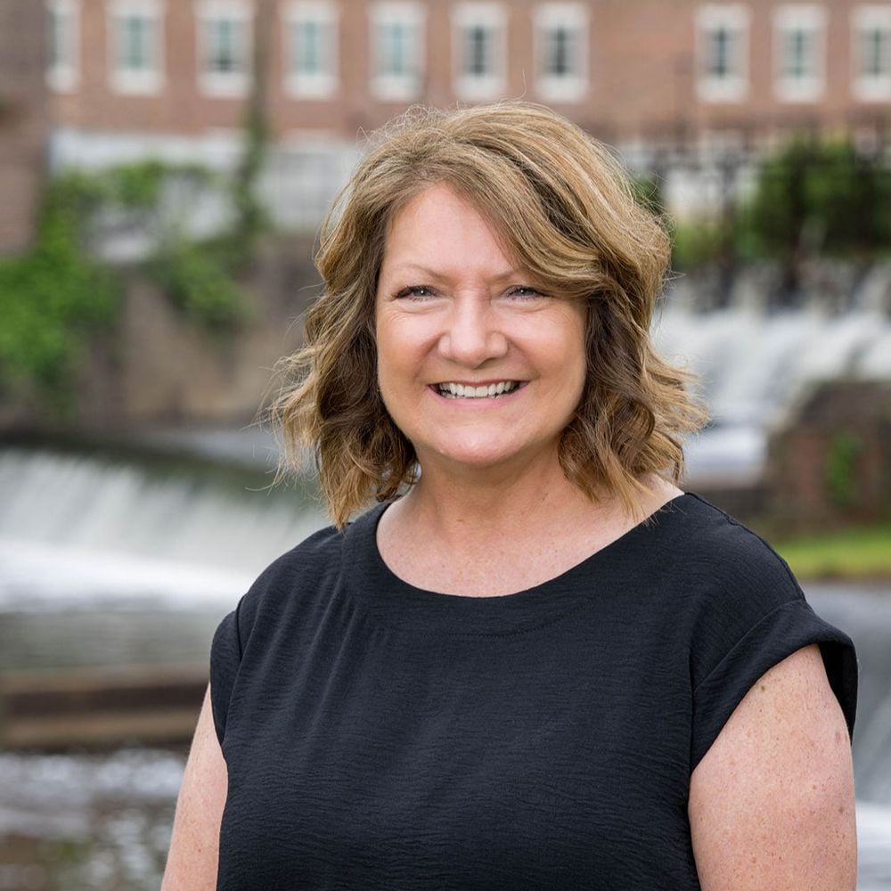 Barbara Fell Prattville, AL Real Estate Agent Headshot