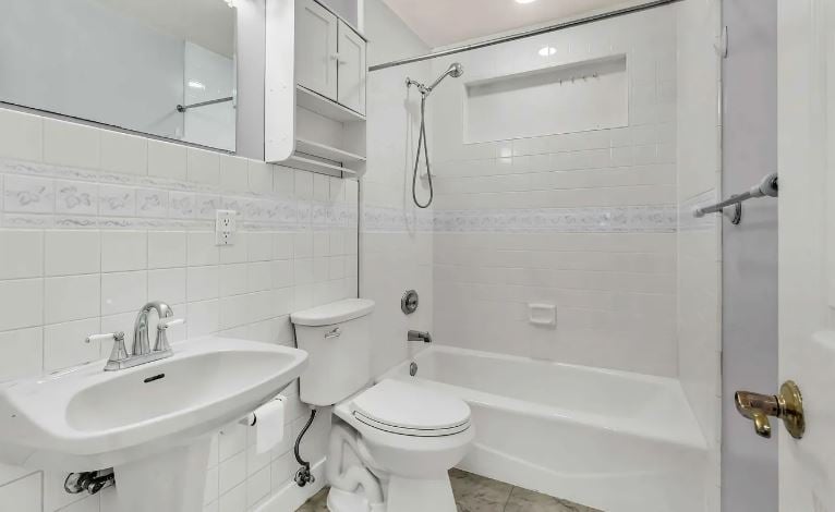 3878 Armstrong St, San Diego, CA 92111