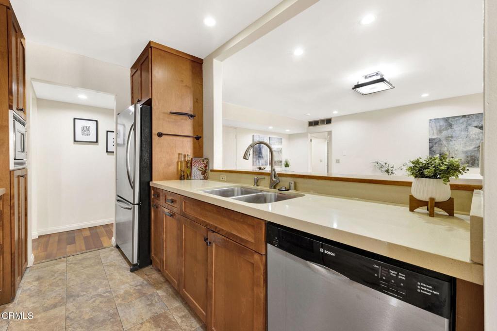 1127 E Del Mar Blvd, #116
