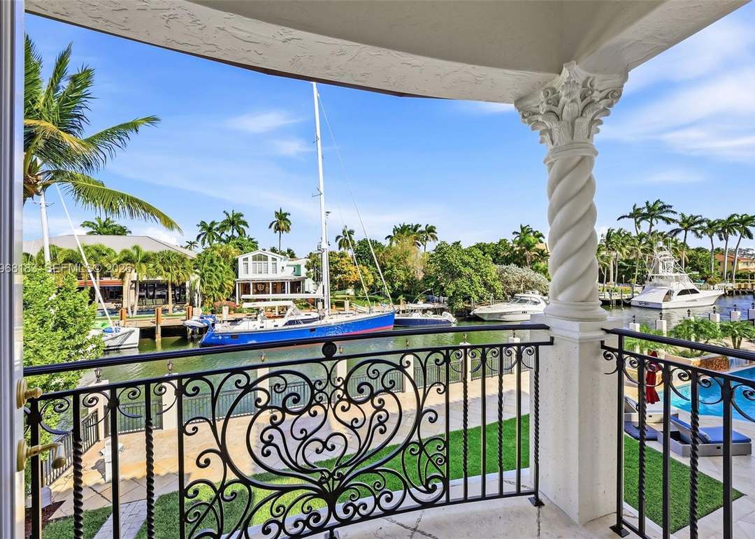 628 Coral Way