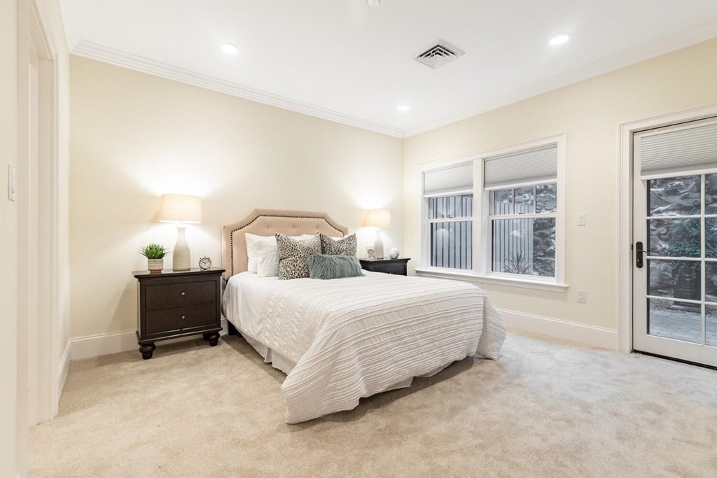 40 Elmwood Ave, #2