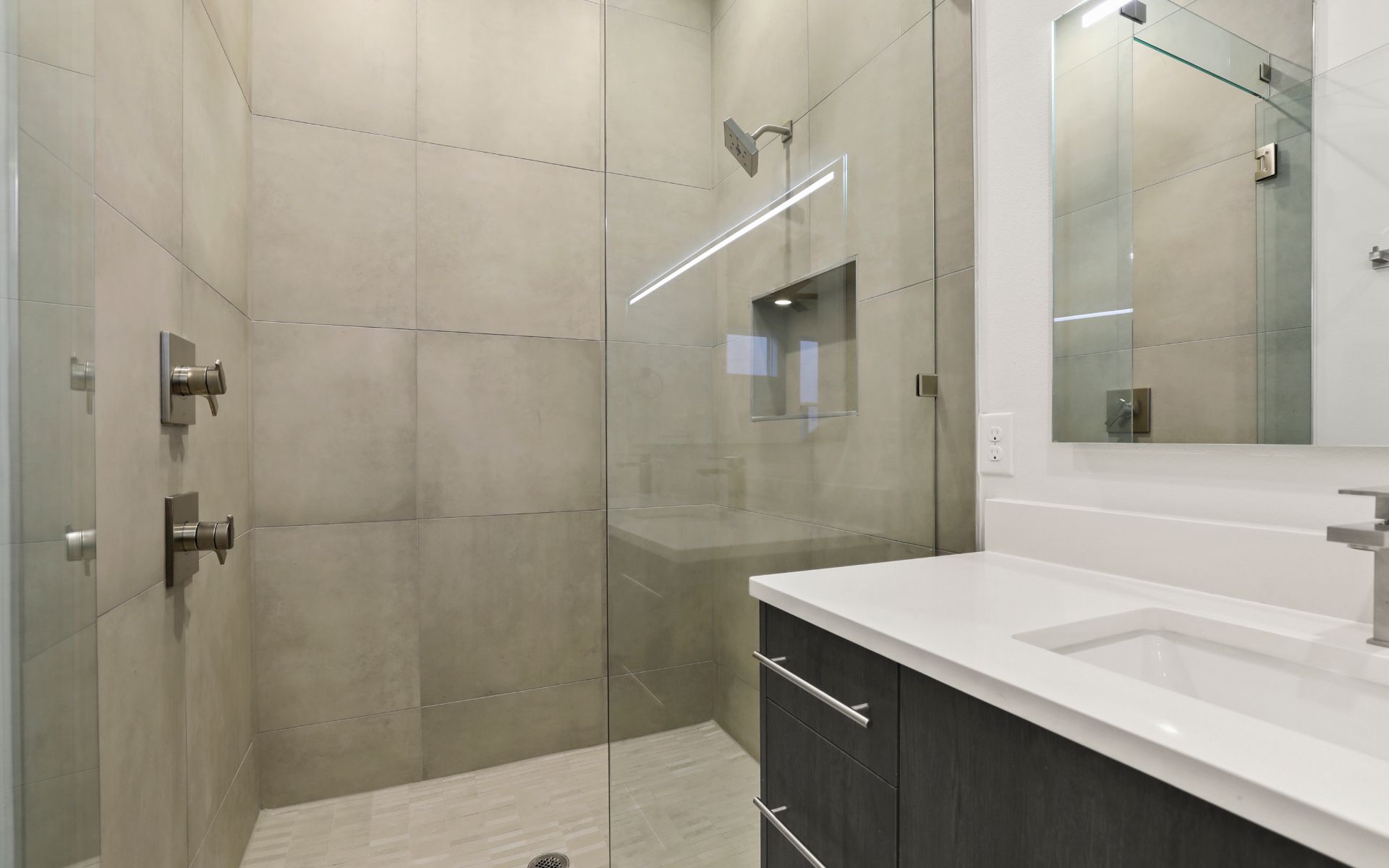 1855 Summit Ave, #103
