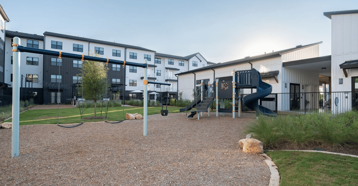 Lease Now & Receive Up To 8 Weeks FREE On Base Rent + An Additional $2,500 Gift Card!