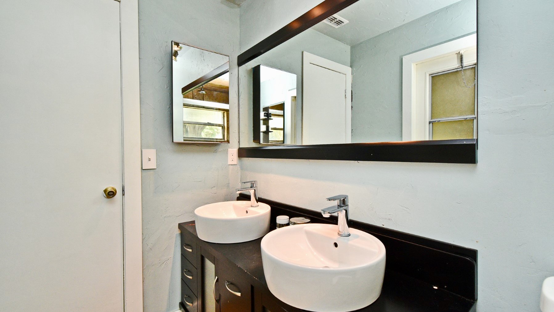 Three-Bedroom for Lease in Orlando's Bay Lakes Neighborhood