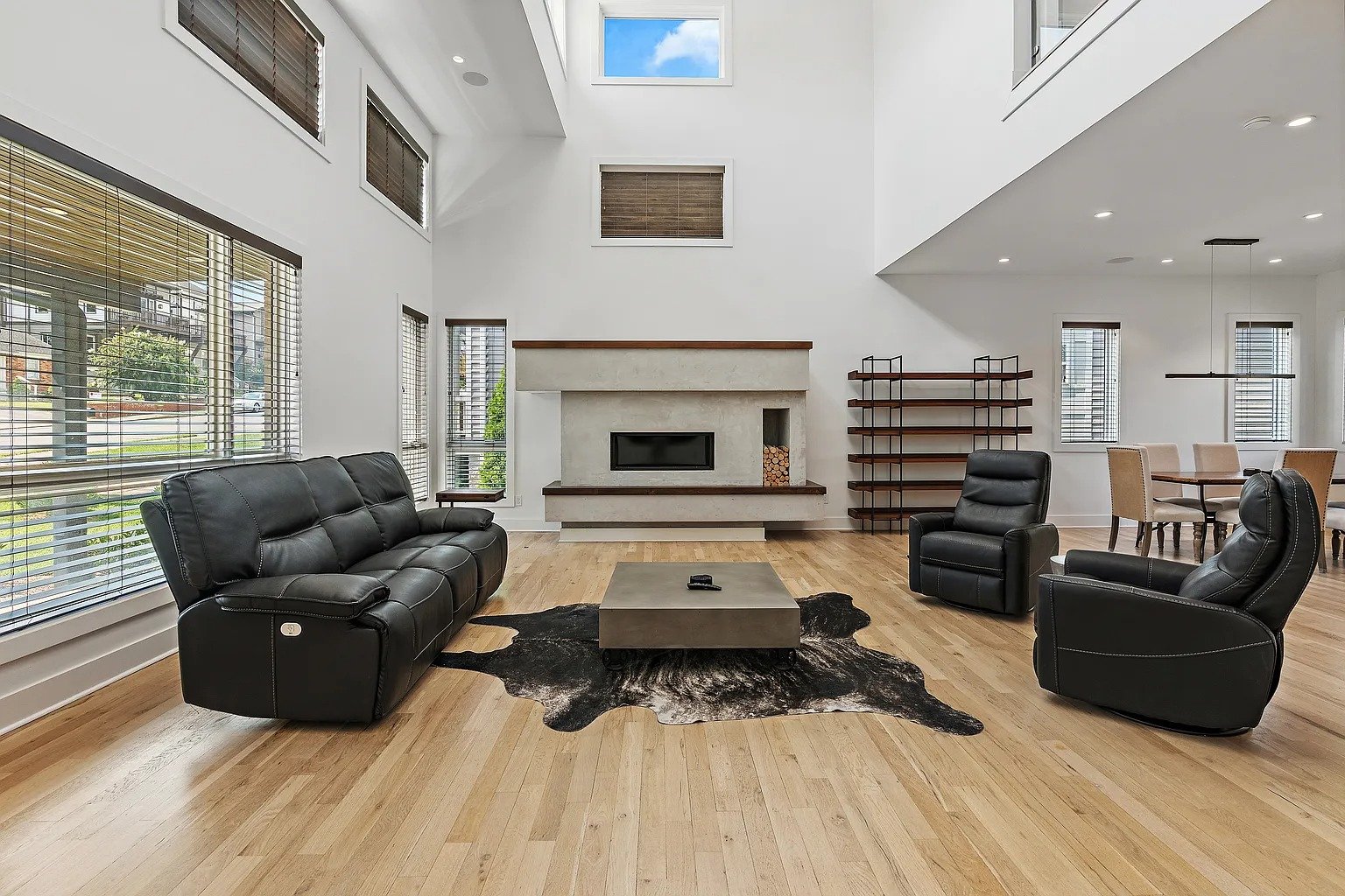 1002 W Grove Ave