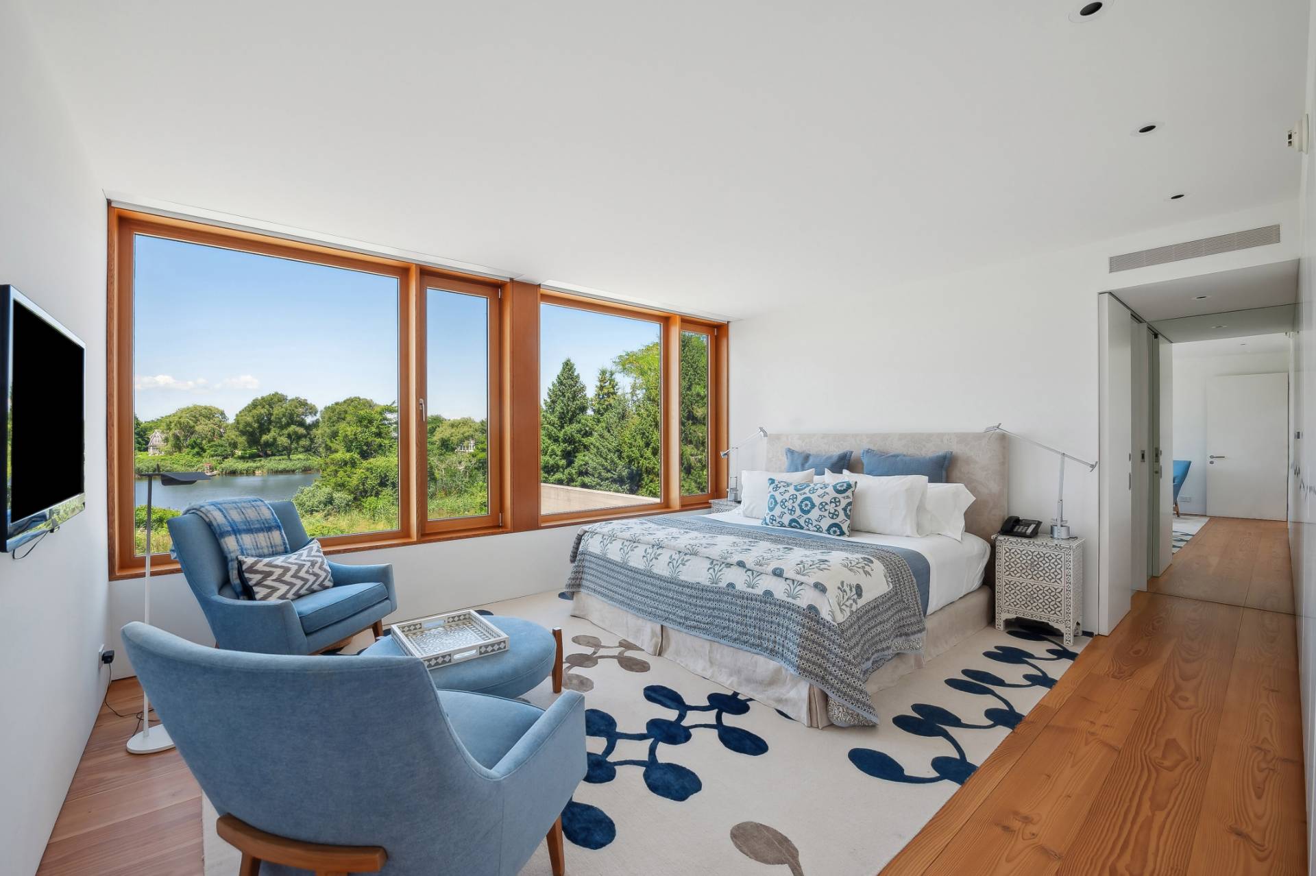 30 Bay Lane