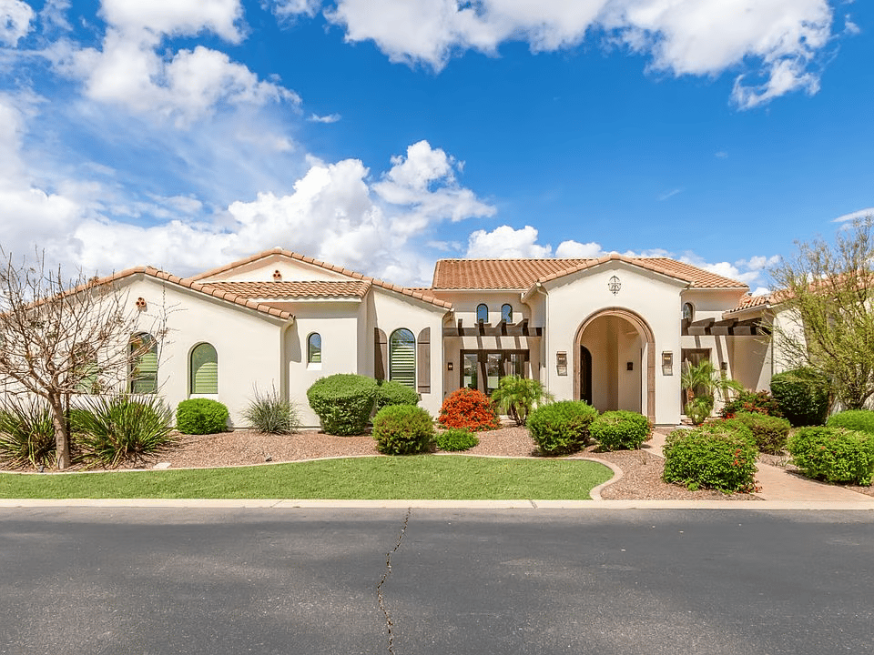 2776 E Carob Dr
