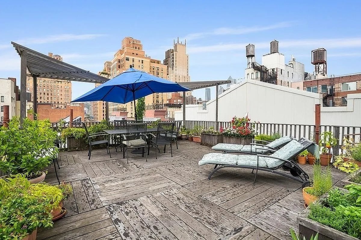 130 W 16th St #42