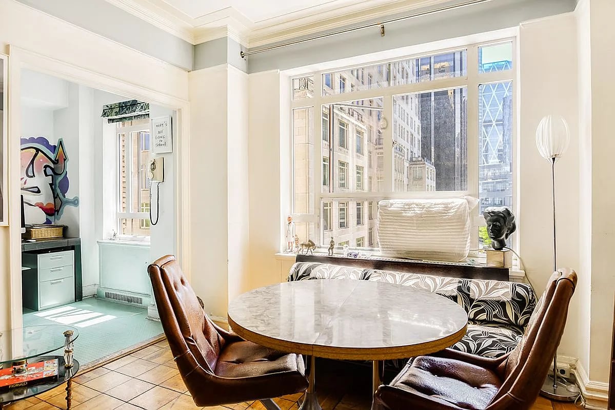 25 Central Park W APT 10F