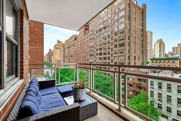 360 East 72nd Street #A806