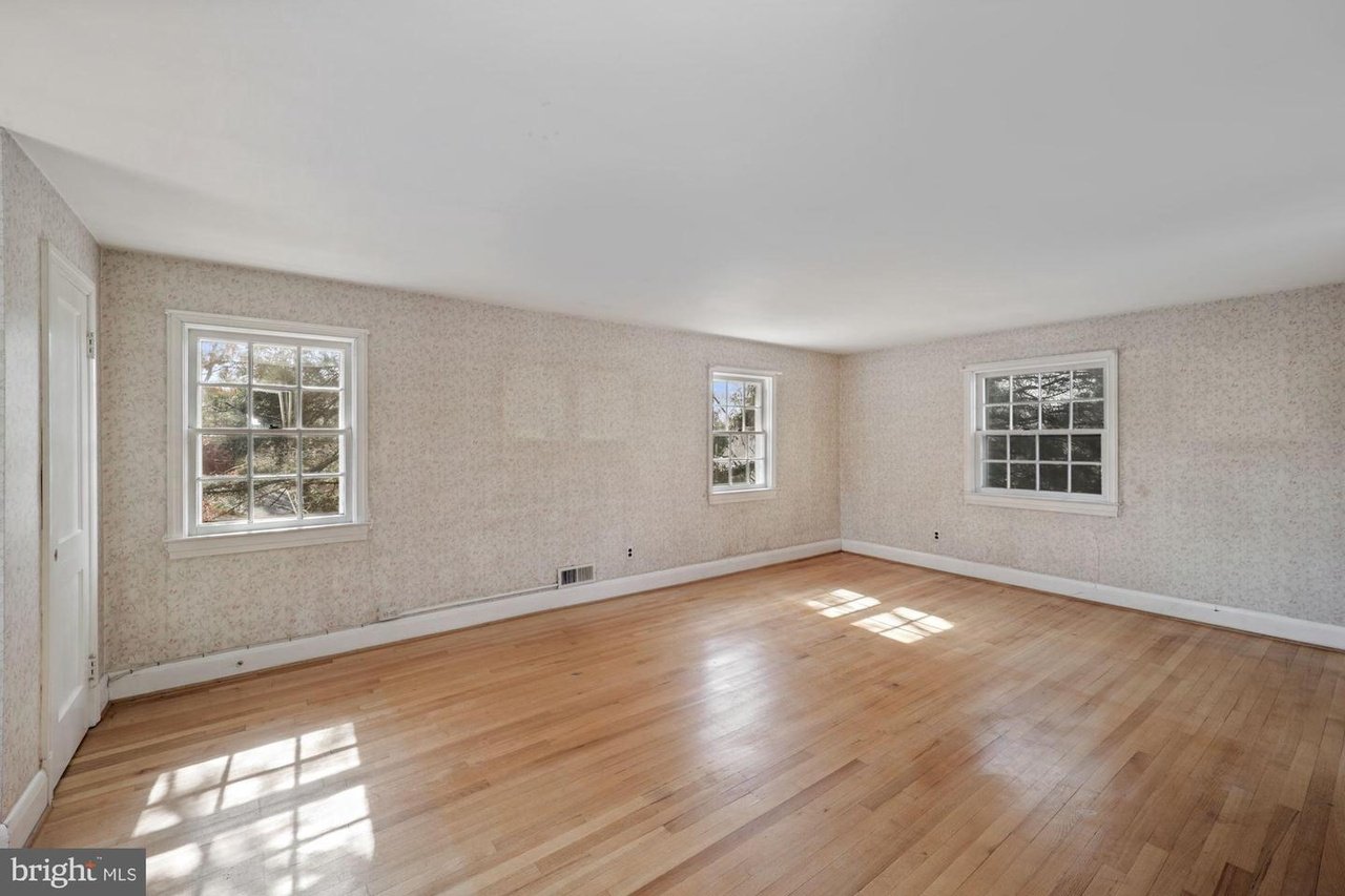 144 Archwood Ave