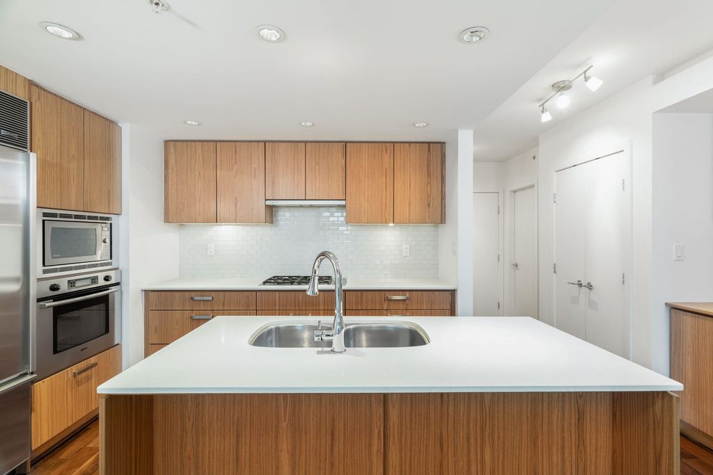 1675 W 8th Ave, #309