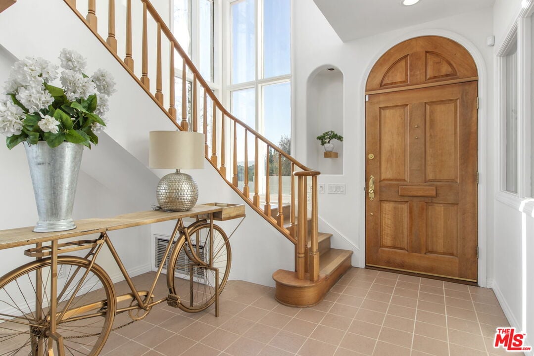 905 Berkeley St, 90403