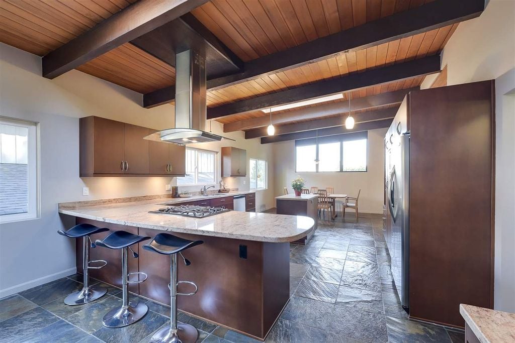 1000 English Bluff Rd
