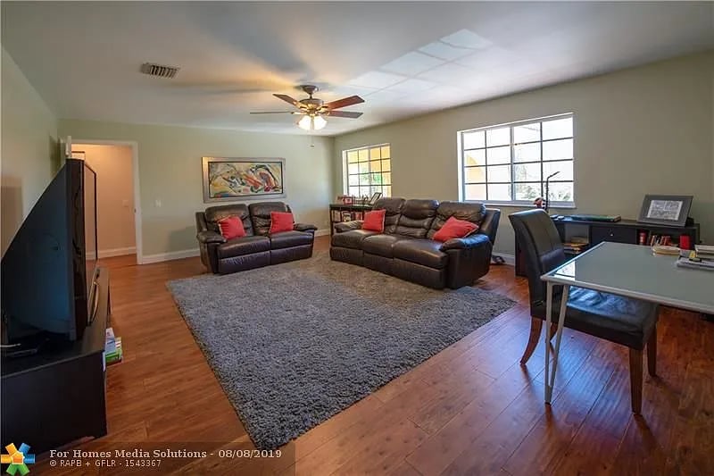 1612 Blue Jay Cir