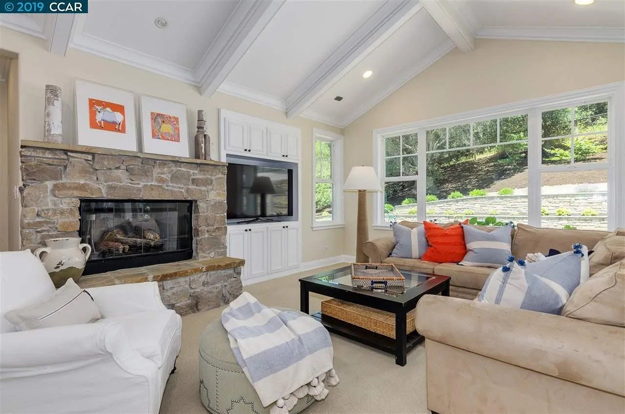21 Sandy Ct