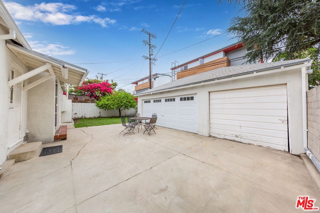 852 N Formosa Ave