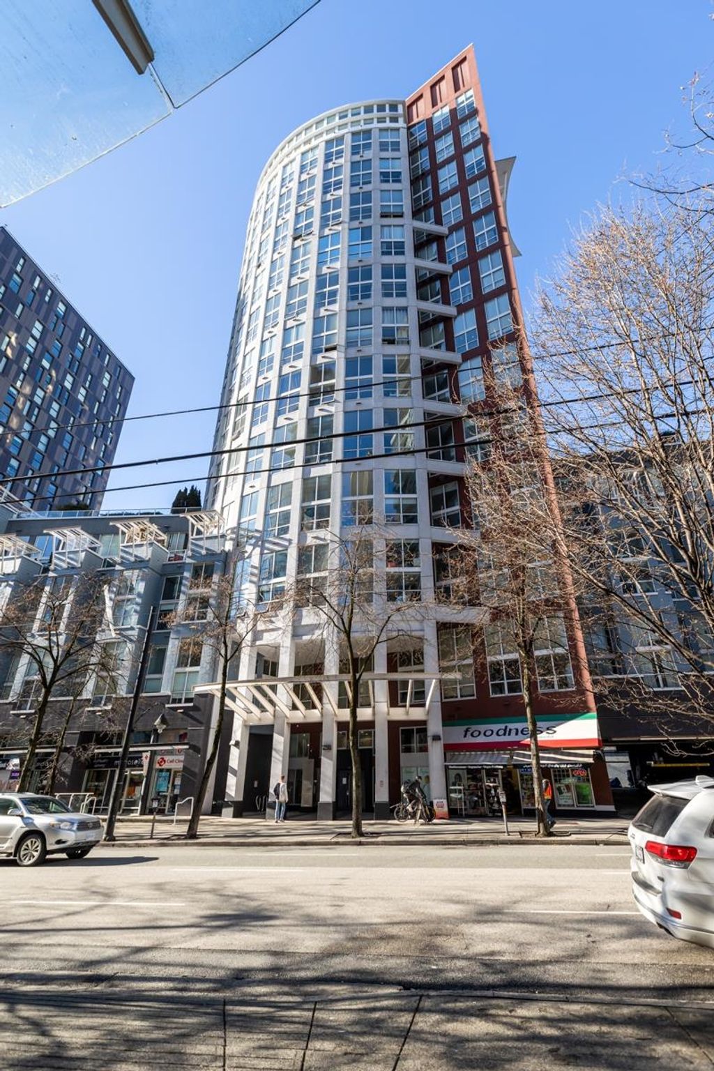 933 Seymour St, #1207