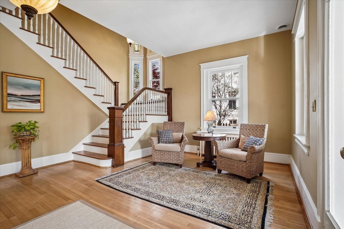 Living In Rosemont Alexandria When You Want To Walk To Metro