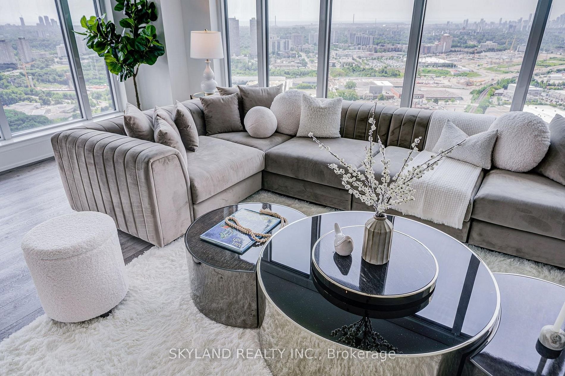 LUXURY IN TRIDEL