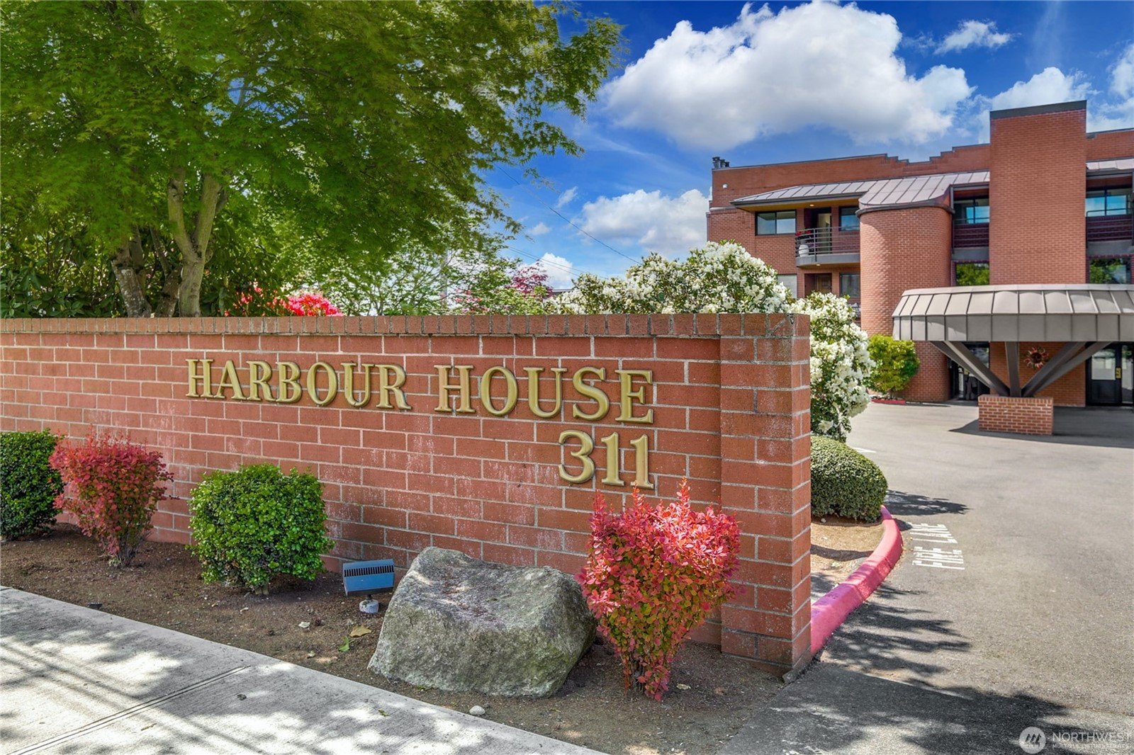 311 2nd Street S Unit: 102