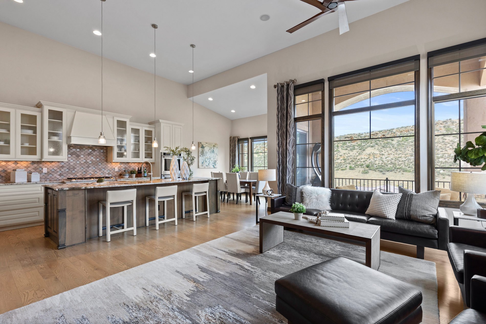 8122 Raphael Lane