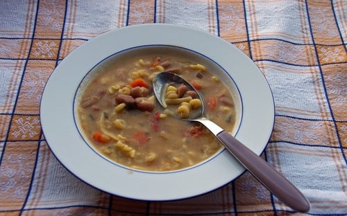 Pasta e Fagioli (Traditional Italian Macaroni Soup)