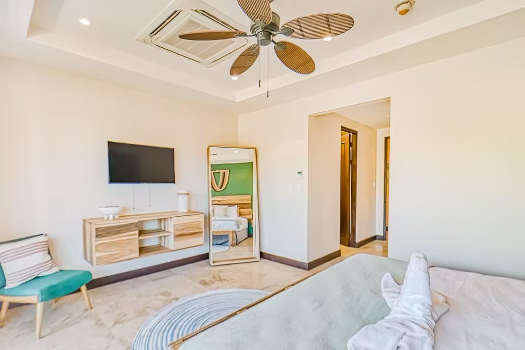 Azul Paraiso 11B