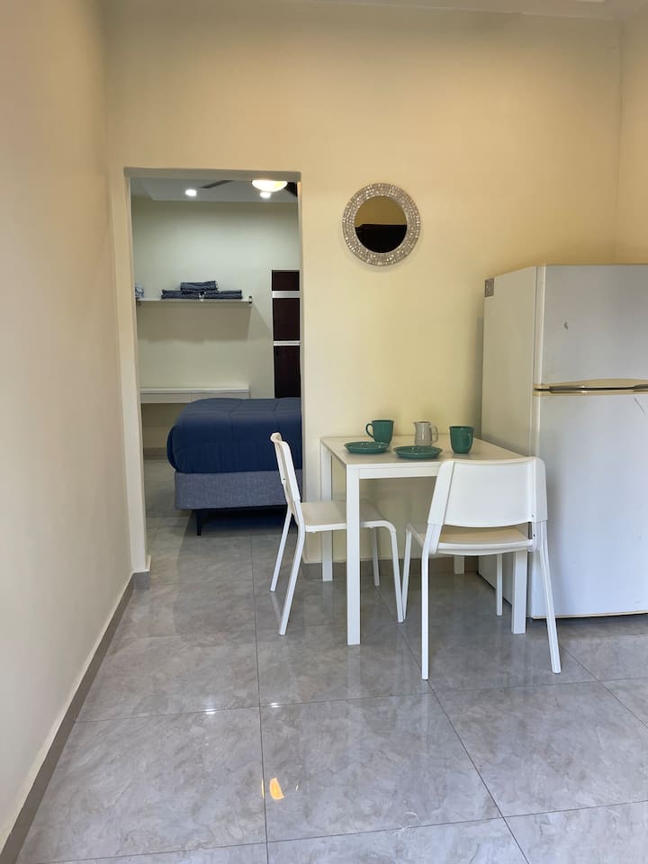 Beach House Apt 3 • Budget 1BR Kitchen • Beachside - Airbnb