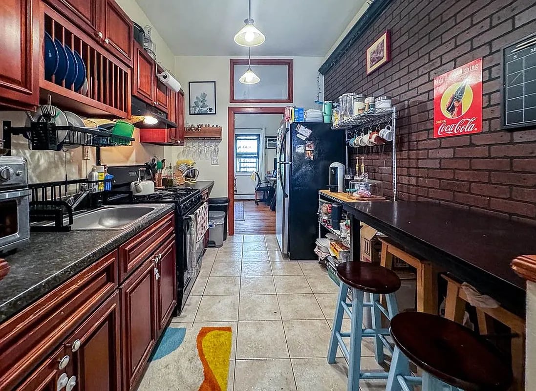 147 Central Avenue 2R