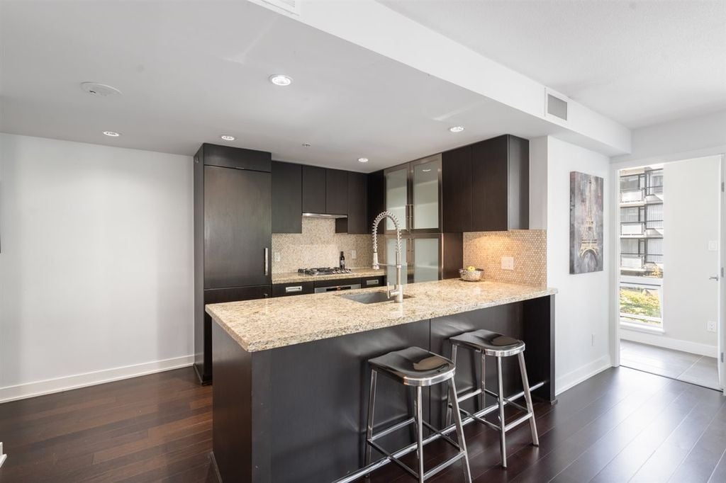 1055 Richards St, #509