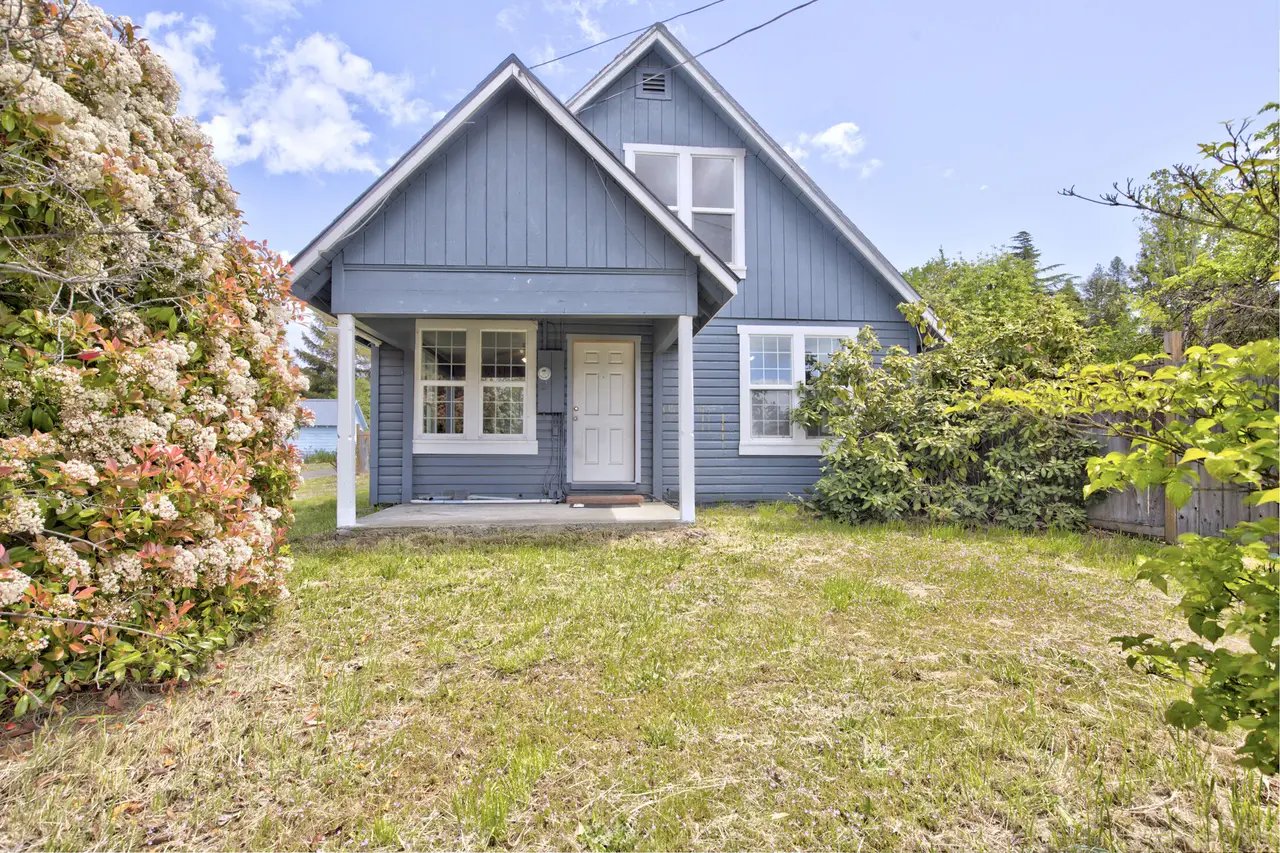 2075 Williams Hwy