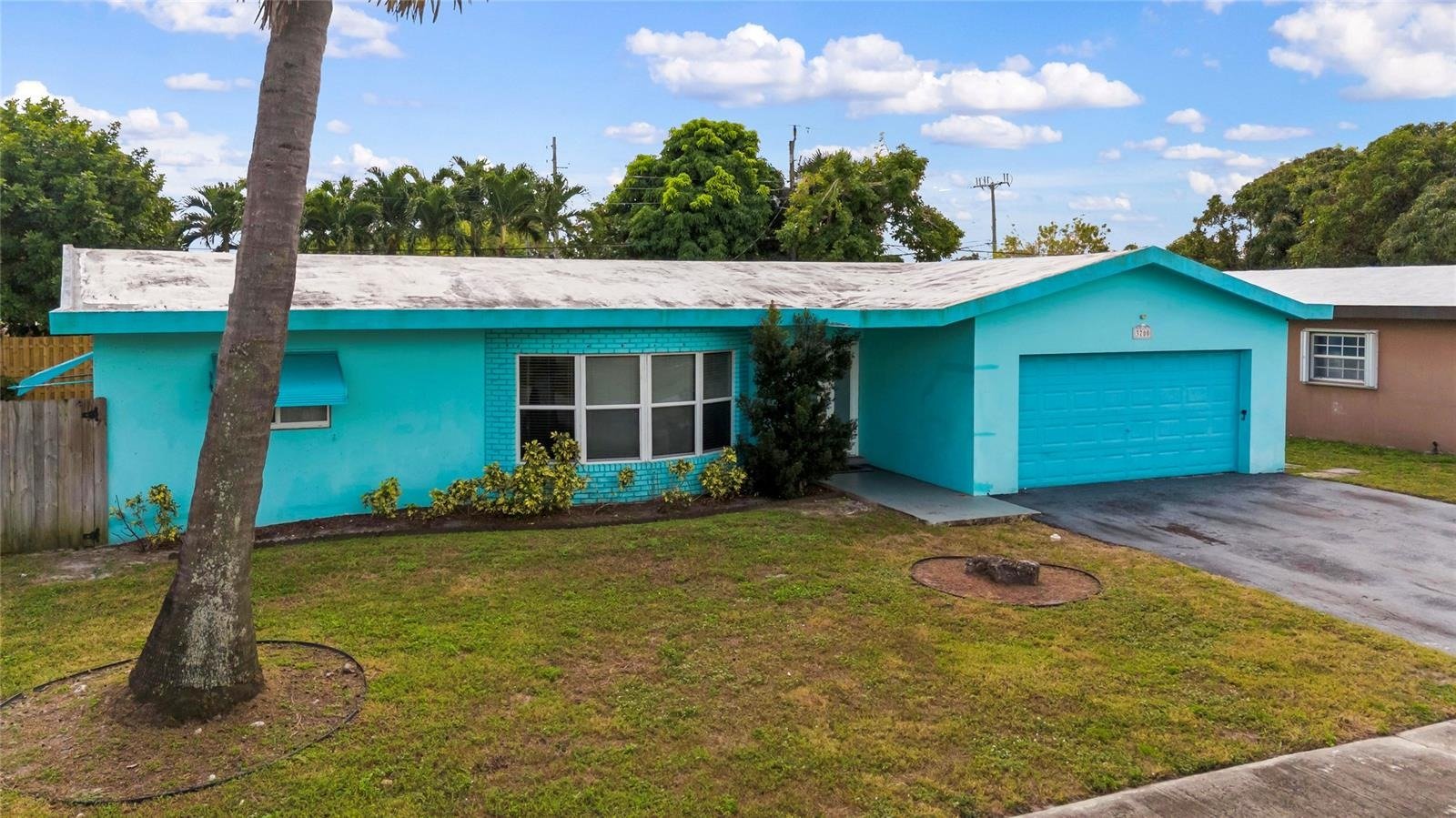 3700 NW 25th St