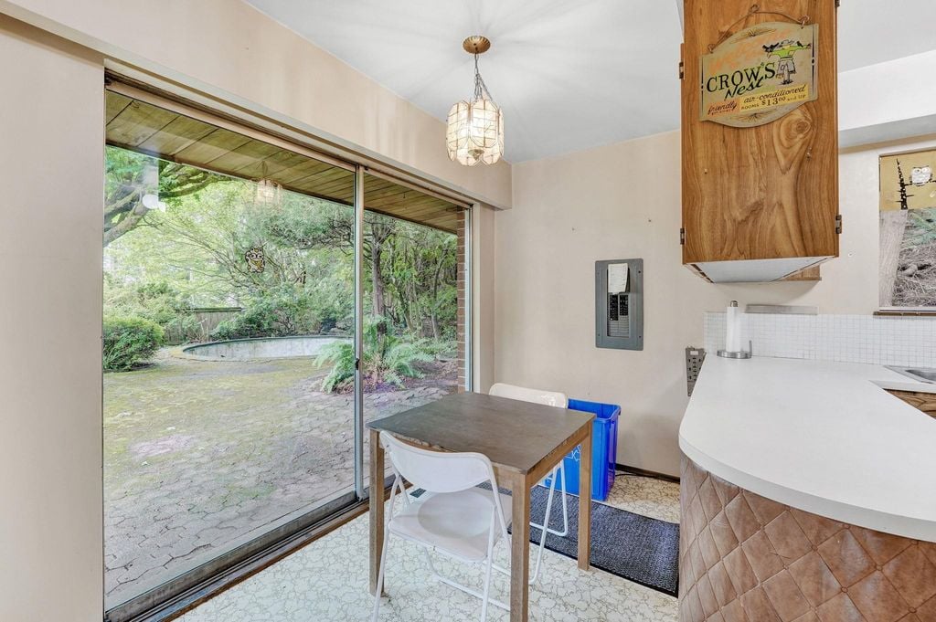 571 Glenross Rd