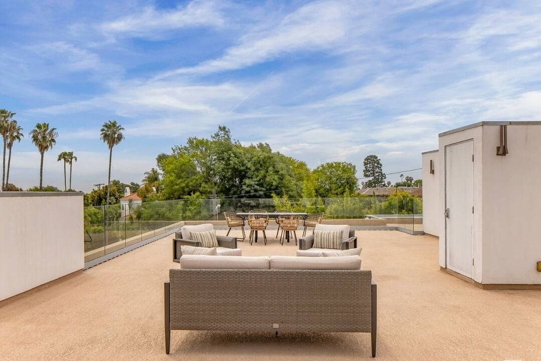 Aurelian Pavilion, W Sunset Blvd, 90049