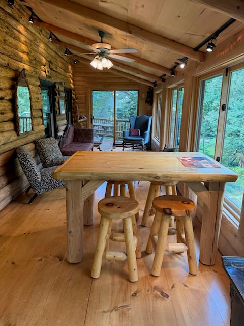 76 Johnson Loop