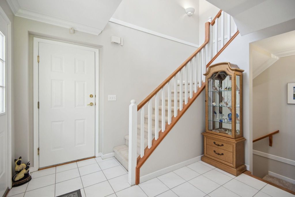 72 Jamieson Ct, #28