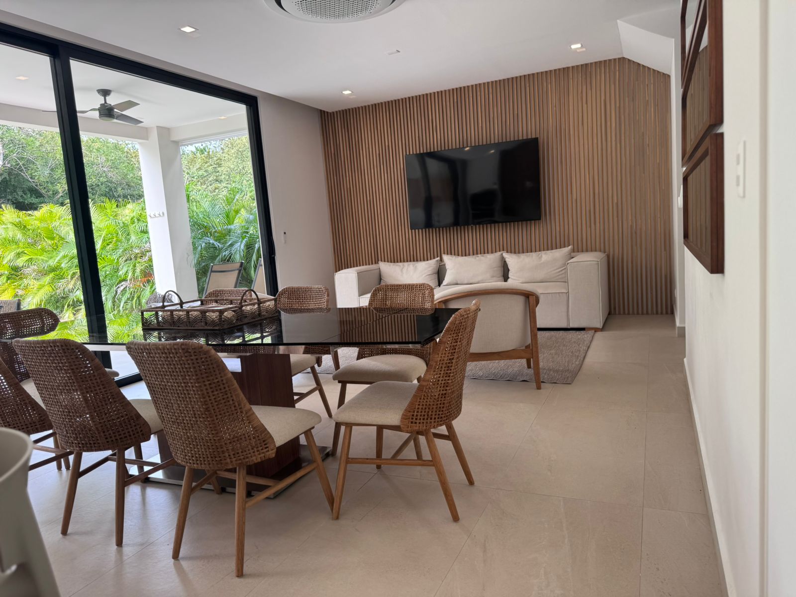 Turnkey Tropical-Modern 4BR Villa with Private Pool in Prestigious Hacienda Pinilla