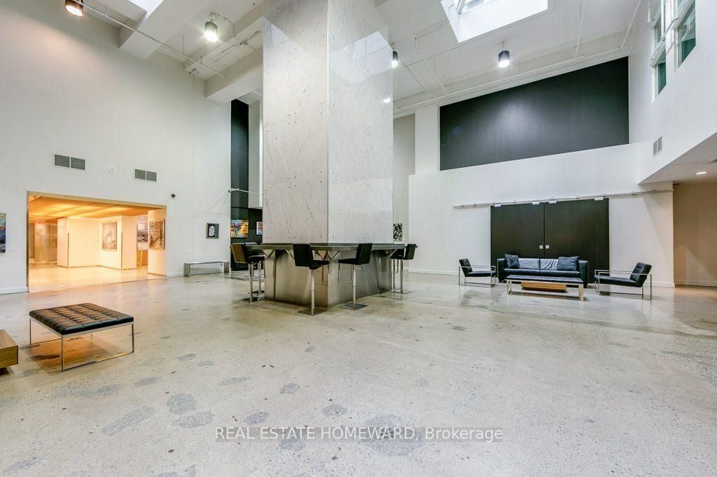 LOFT WITH PRIVATE TERRACE