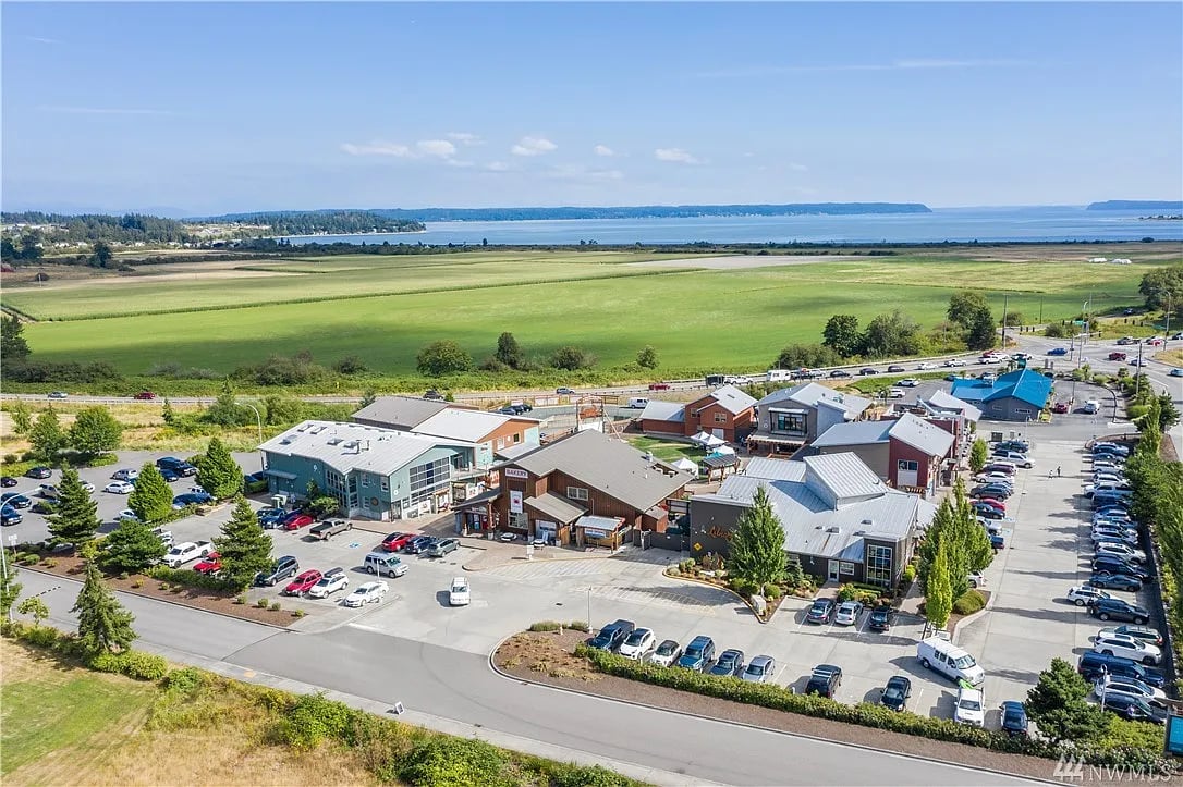 1389 SE Camano Dr
